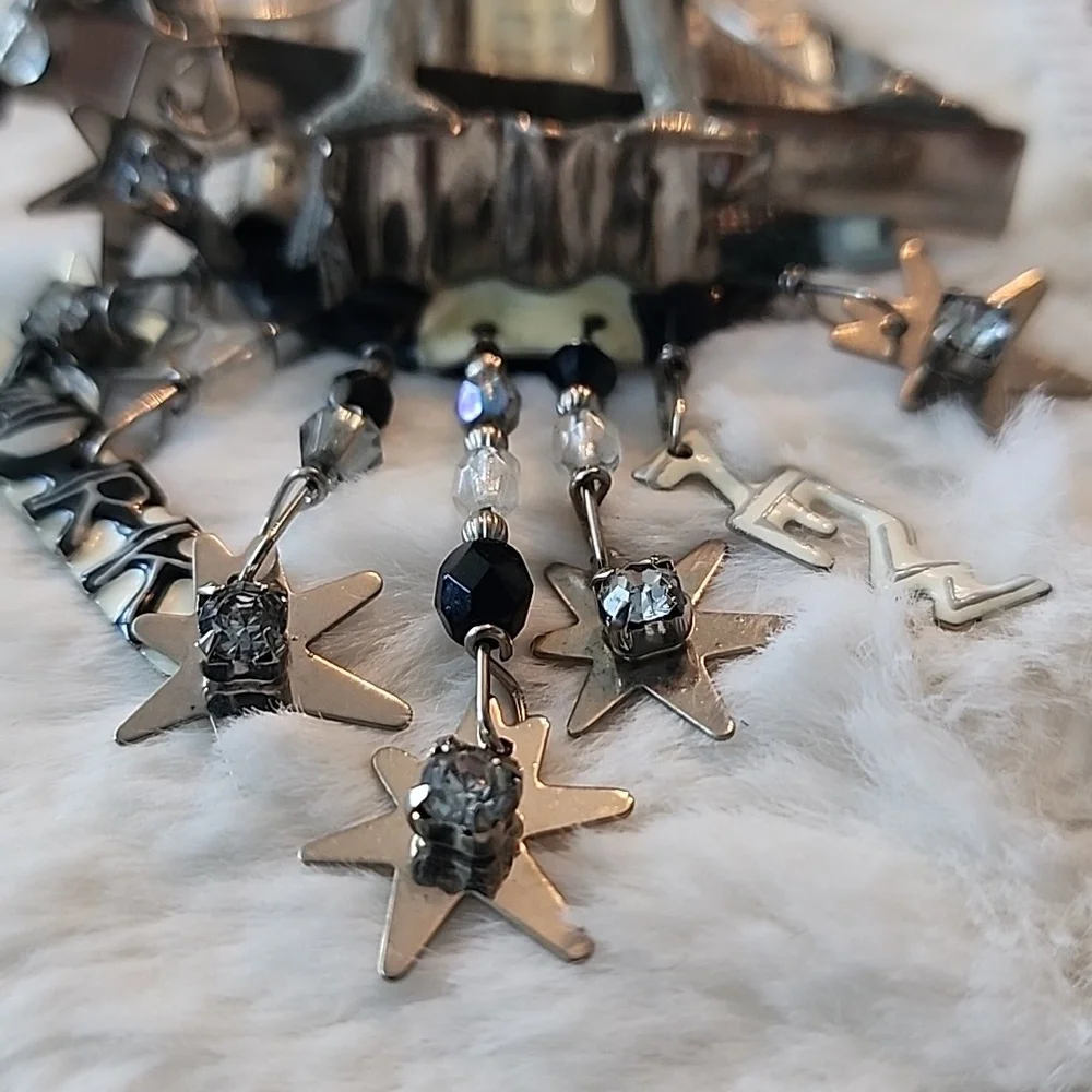 **Rare** Lunch At The Ritz NEW YORK CITY LIGHTS SKYLINE DRIVE Pin Brooch Pendant - Picture 3 of 13